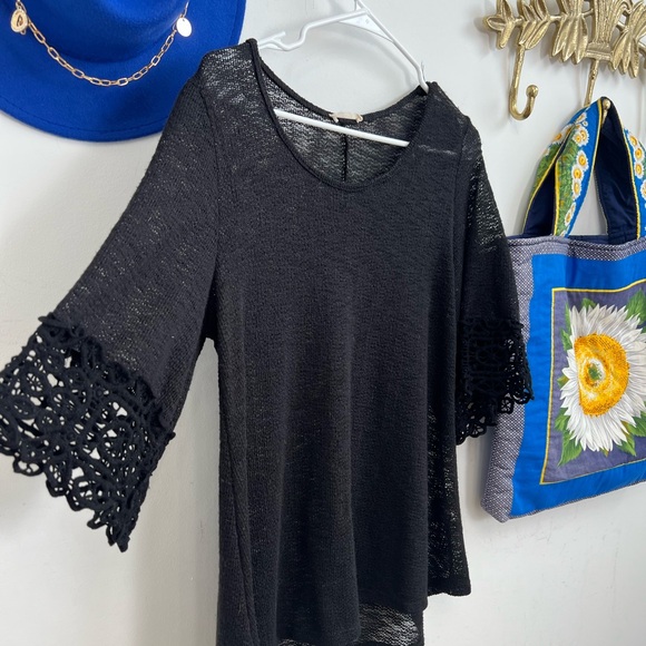 Chic Black knit mixed with lace sleeves L - Picture 2 of 3